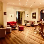 Bayerischer Hof Hotel 4*