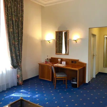 Bayerischer Hof 4* Drezno