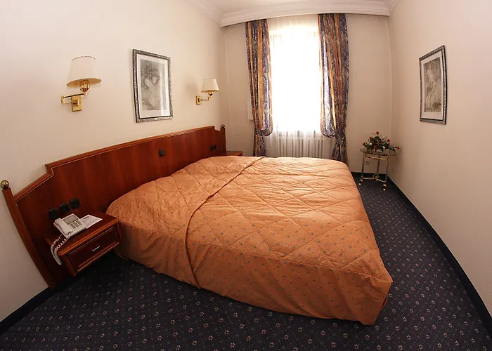 Bayerischer Hof 4* دريسدن