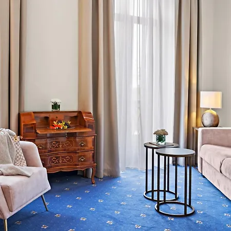 Bayerischer Hof Hotel Dresden