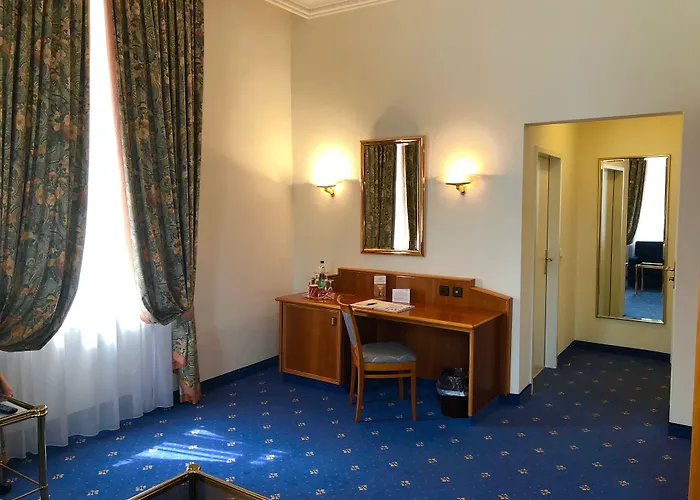 Bayerischer Hof 4* دريسدن