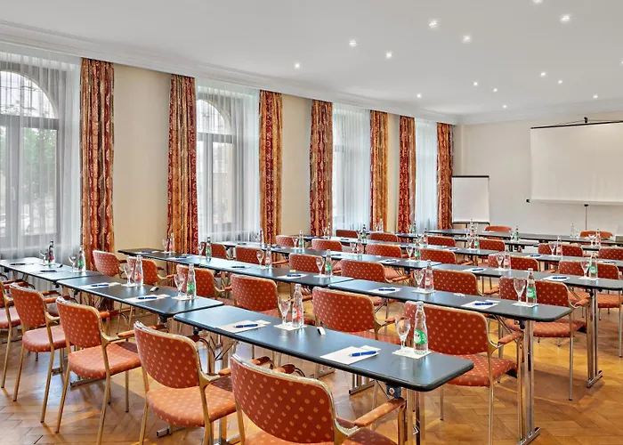Bayerischer Hof Ξενοδοχείο 4*