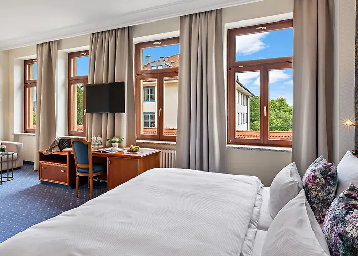 Bayerischer Hof Ξενοδοχείο 4*