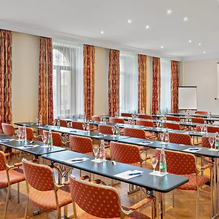 Bayerischer Hof Hotel 4*