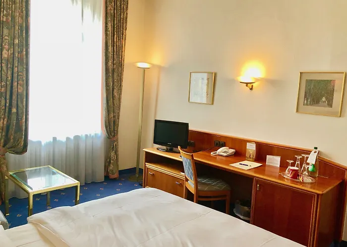 Bayerischer Hof Ξενοδοχείο 4*